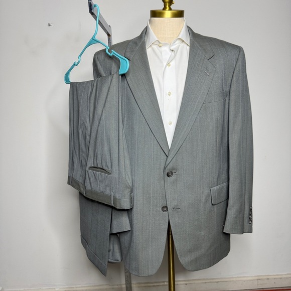 Hart Schaffner Marx Gray Pinstripe Wool Two Piece Suit Mens 43R 34W - Picture 1 of 12